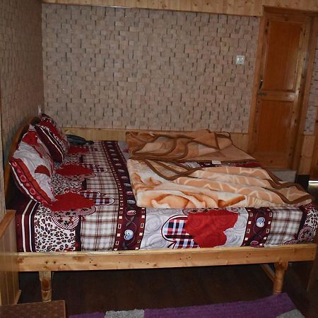 White House Kasol Hotell Eksteriør bilde