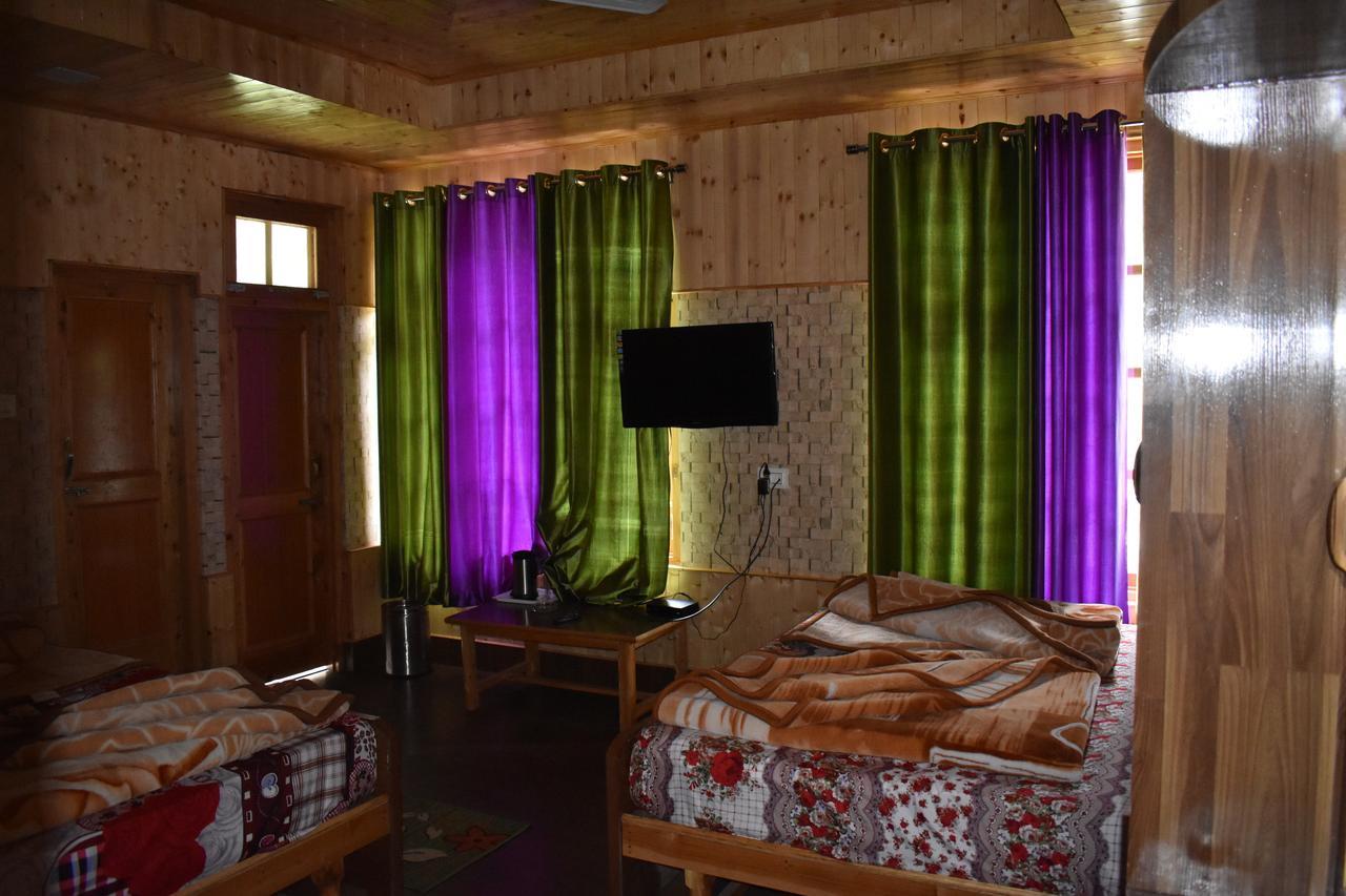 White House Kasol Hotell Eksteriør bilde