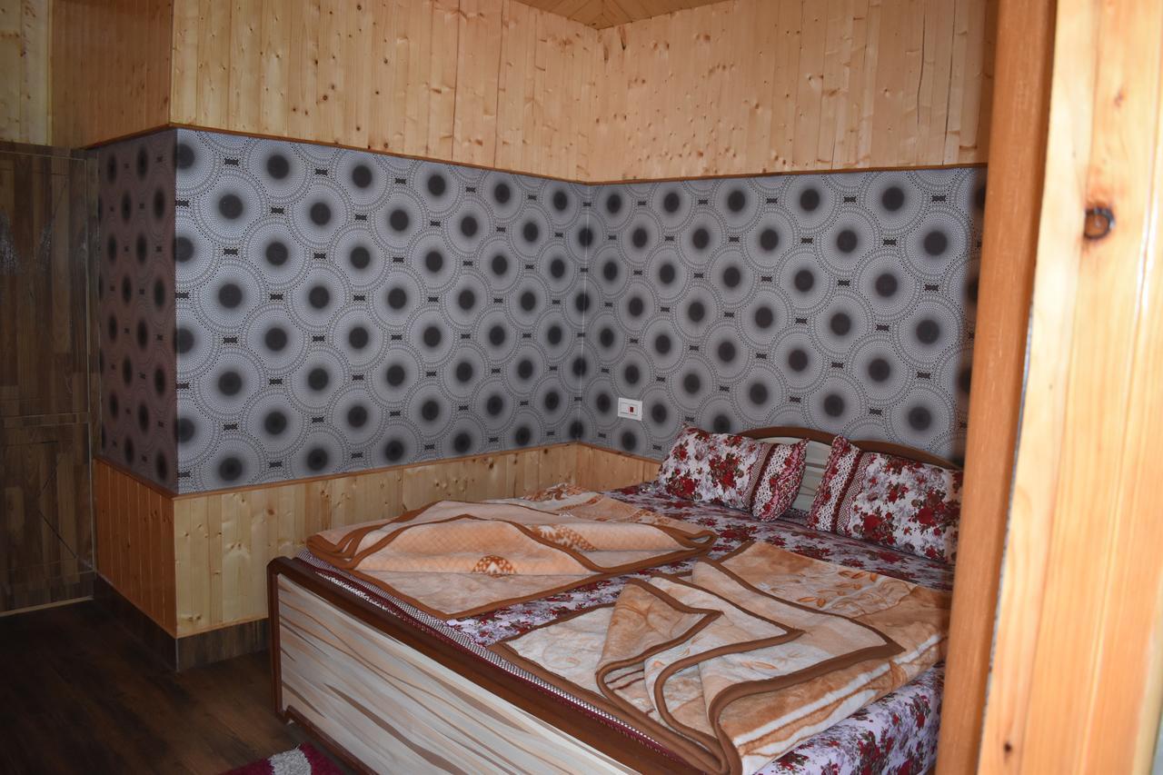 White House Kasol Hotell Eksteriør bilde