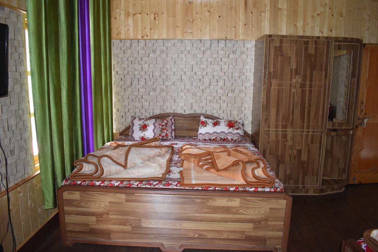 White House Kasol Hotell Eksteriør bilde